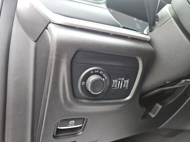 Used 2024 Jeep Grand Cherokee Altitude image 33