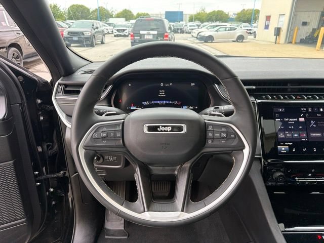Used 2024 Jeep Grand Cherokee L Altitude AWD/4WD image 27