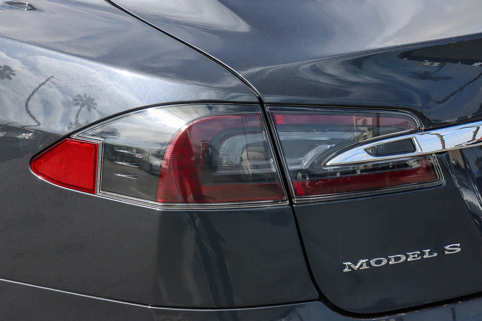 Used 2016 Tesla Model S 70D image 9