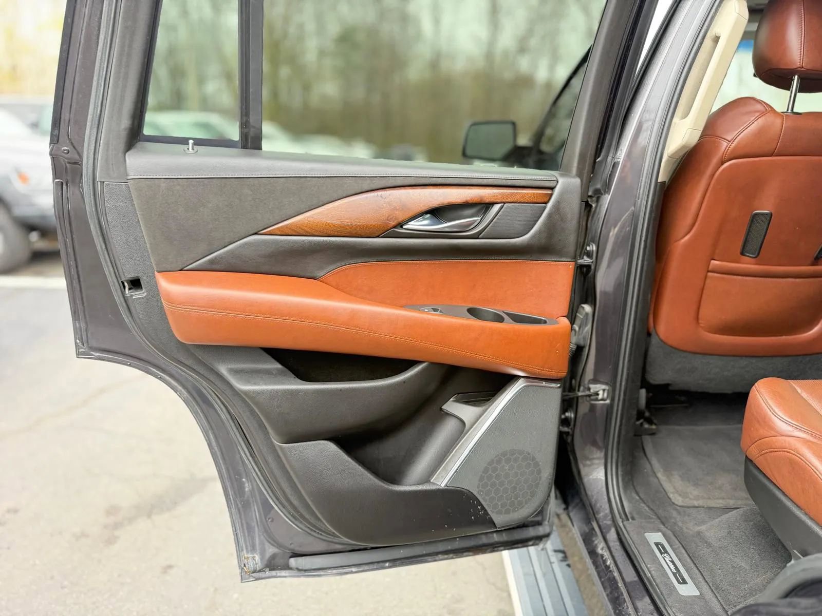 Used 2015 Cadillac Escalade Premium AWD/4WD image 27
