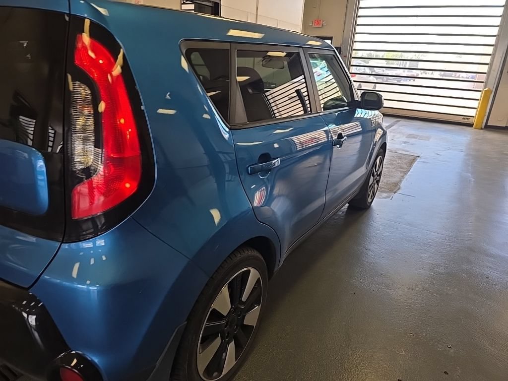 Used 2016 Kia Soul + w/ Designer's Package FWD image 3