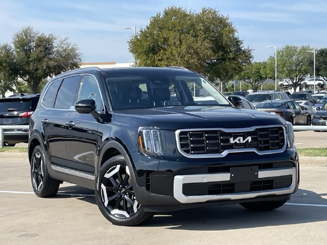 Used 2025 Kia Telluride S AWD/4WD image 2