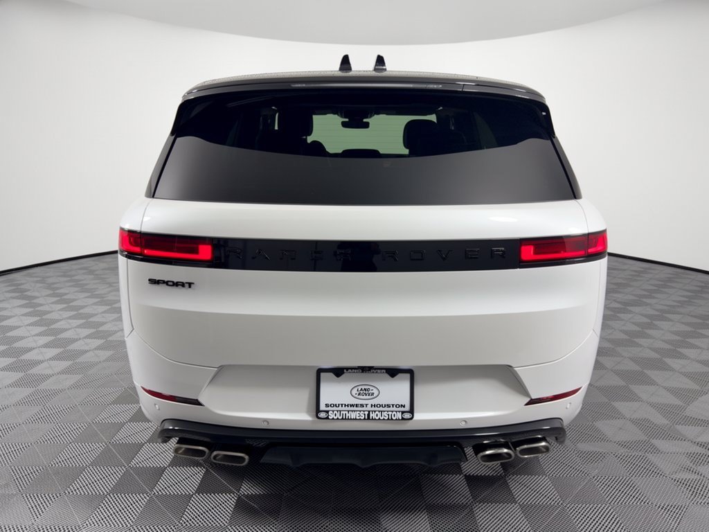 New 2026 Land Rover Range Rover Sport Dynamic SE AWD/4WD image 11