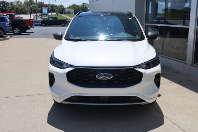 Certified 2023 Ford Escape ST-Line w/ Tech Pack #1 FWD image 6