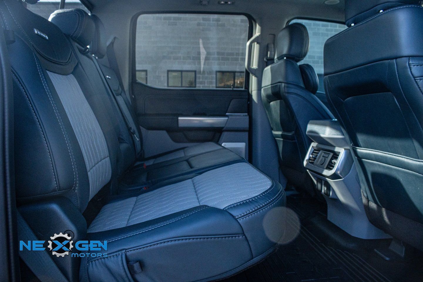 Used 2023 Ford F350 Limited w/ FX4 Off-Road Package image 33