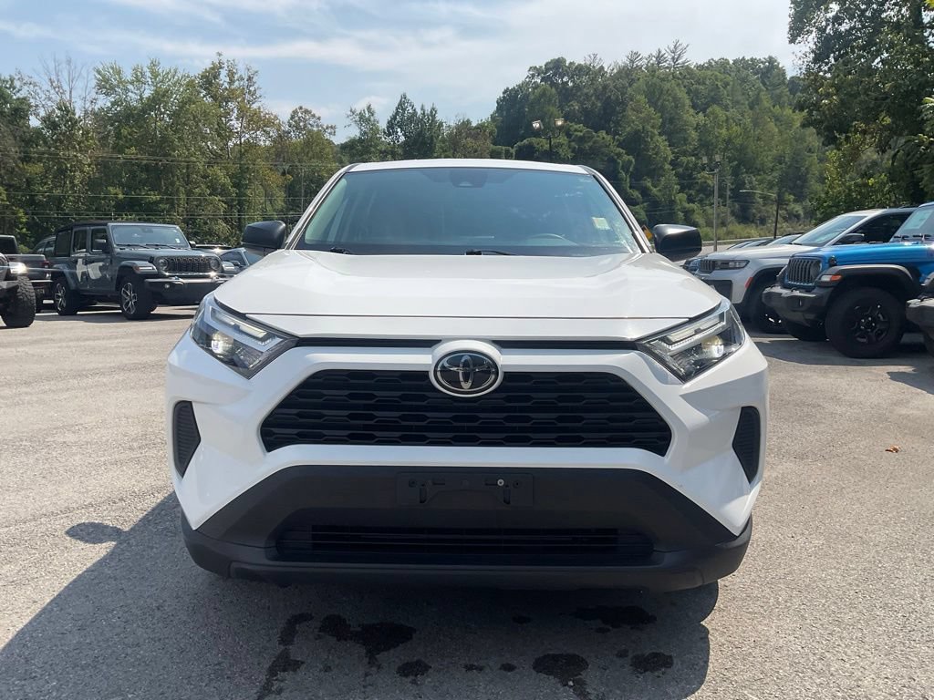 Used 2025 Toyota RAV4 LE AWD/4WD image 2