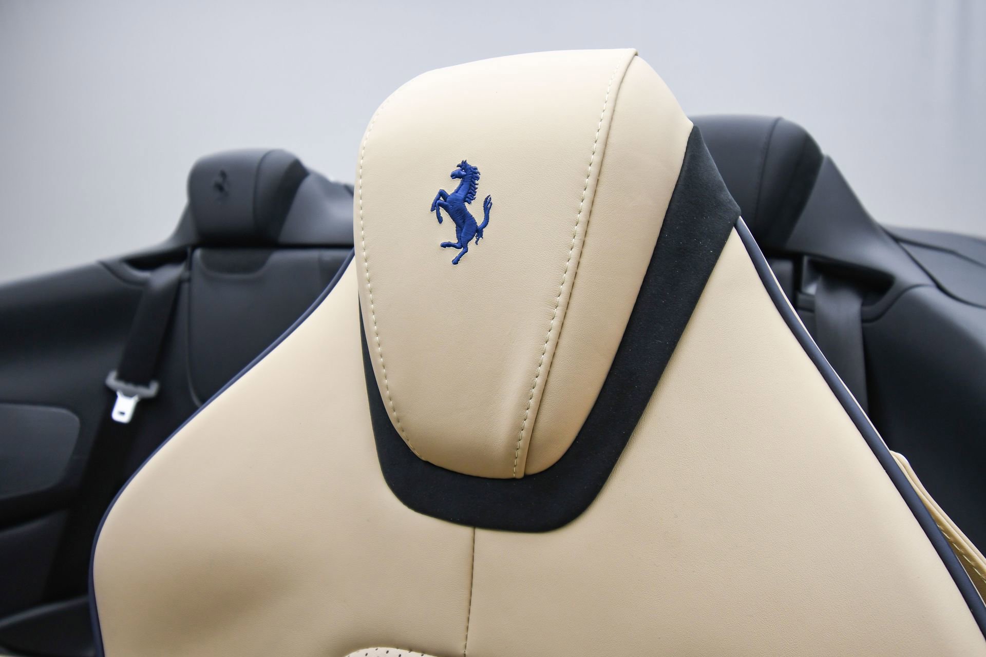 Used 2025 Ferrari Roma Spider image 59