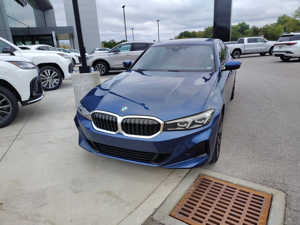 Used 2024 BMW 330i Sedan w/ Convenience Package RWD image 3
