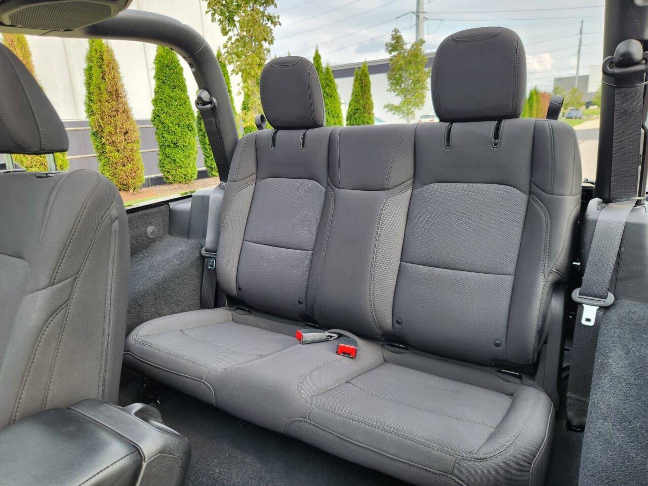 Used 2022 Jeep Wrangler Sport AWD/4WD image 9