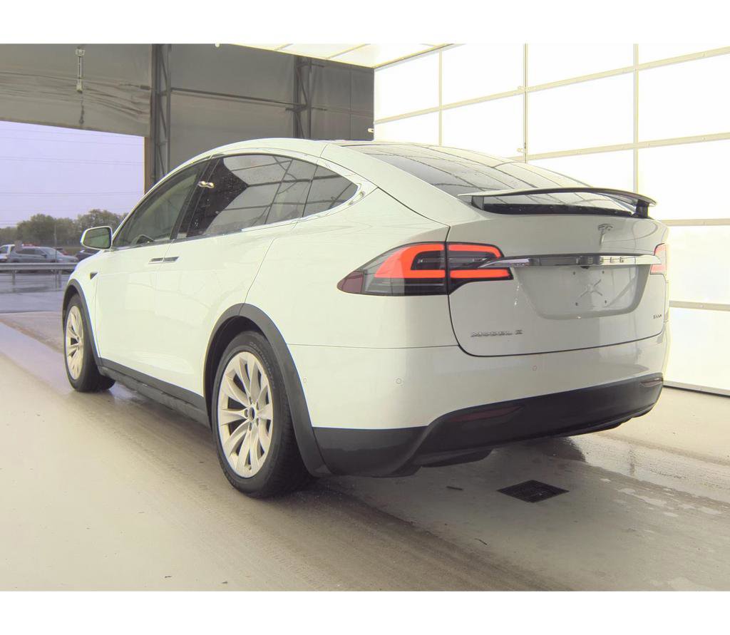 Used 2018 Tesla Model X 100D AWD/4WD image 5