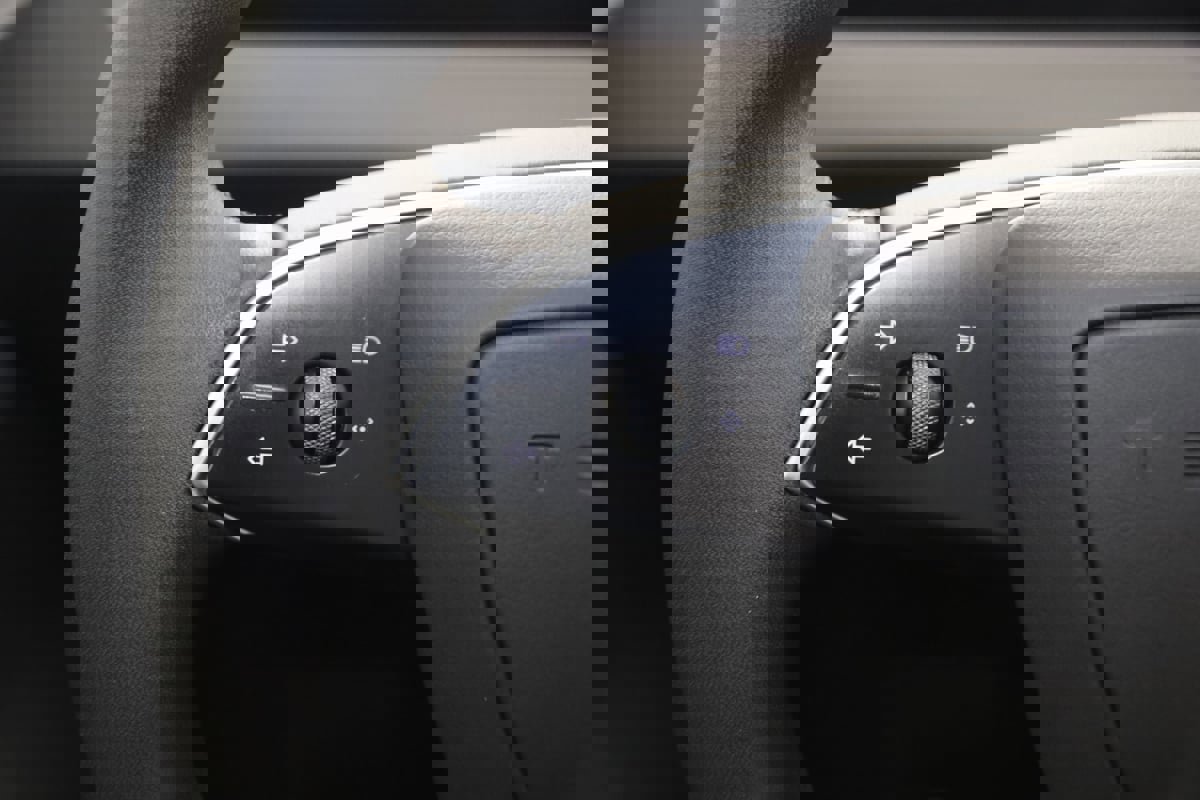 Used 2024 Tesla Model 3 Standard Range image 37