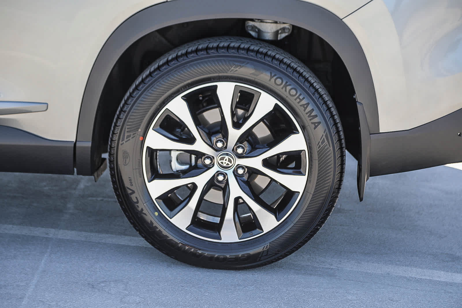 Certified 2025 Toyota Grand Highlander AWD Hybrid image 12