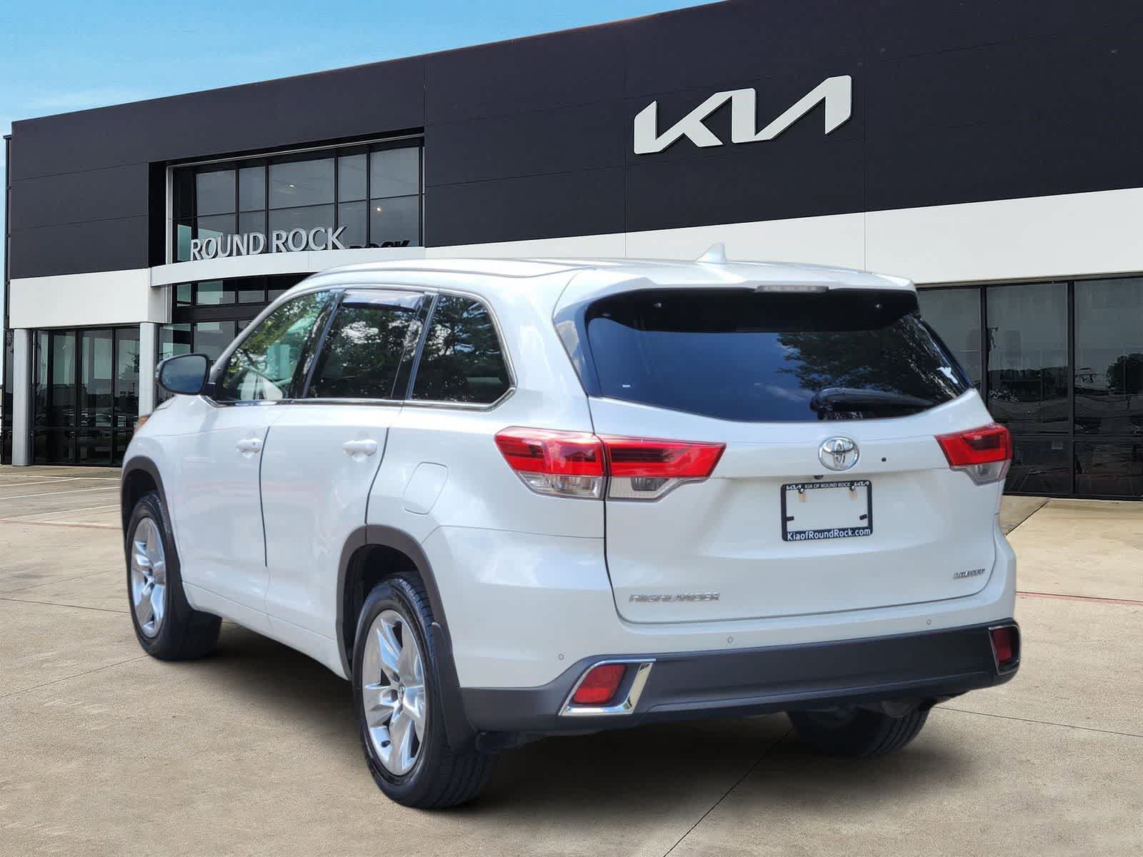 Used 2017 Toyota Highlander Limited FWD image 5