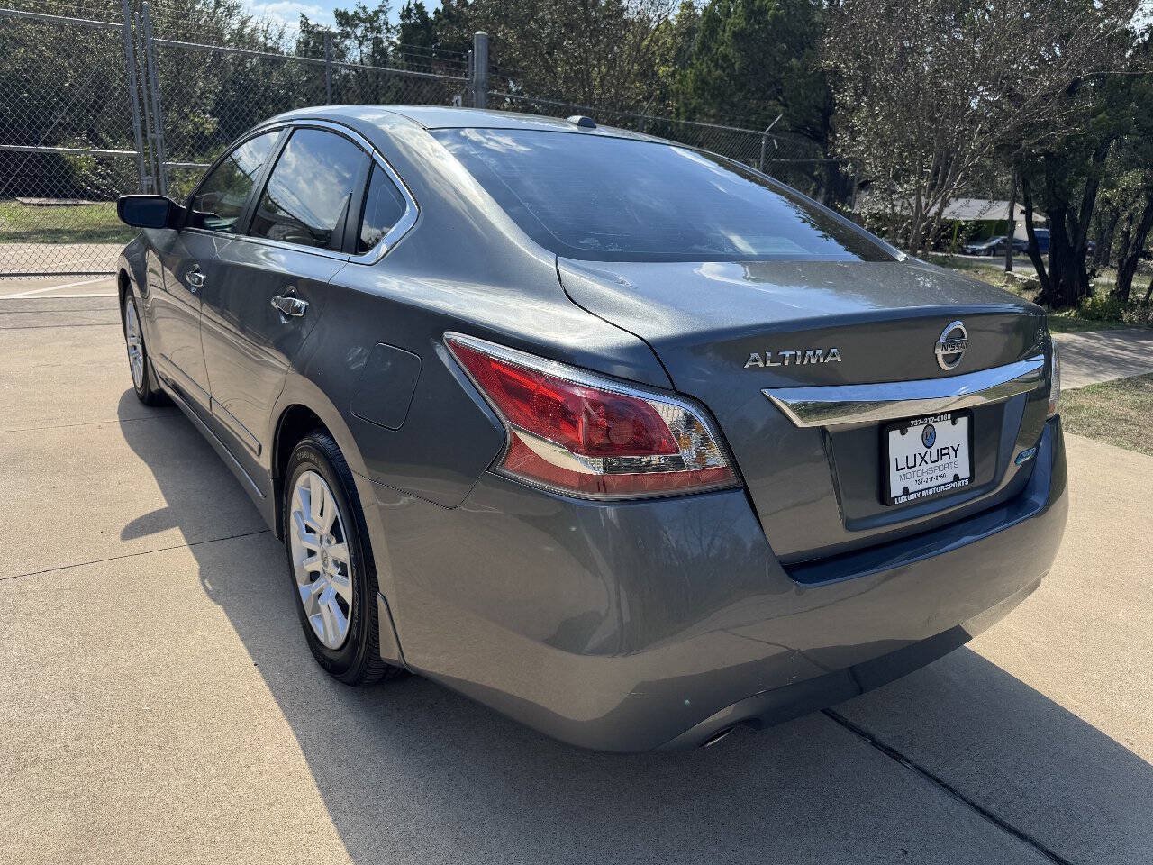 Used 2014 Nissan Altima 2.5 S w/ Display Audio Package FWD image 9