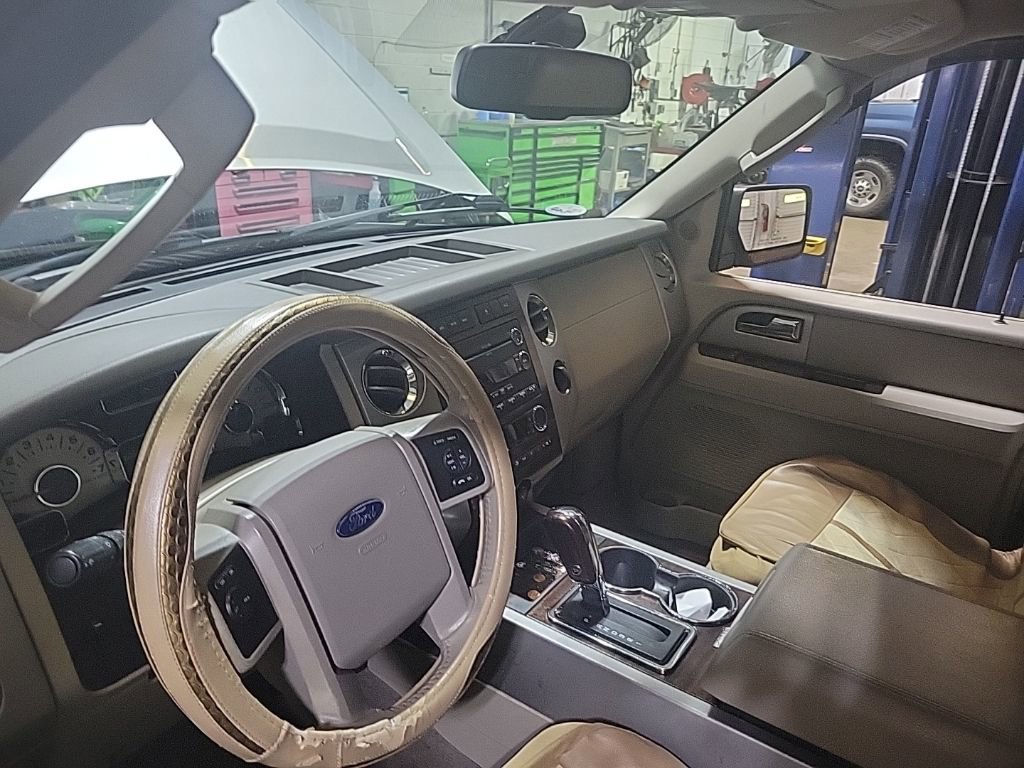 Used 2010 Ford Expedition Limited RWD image 20
