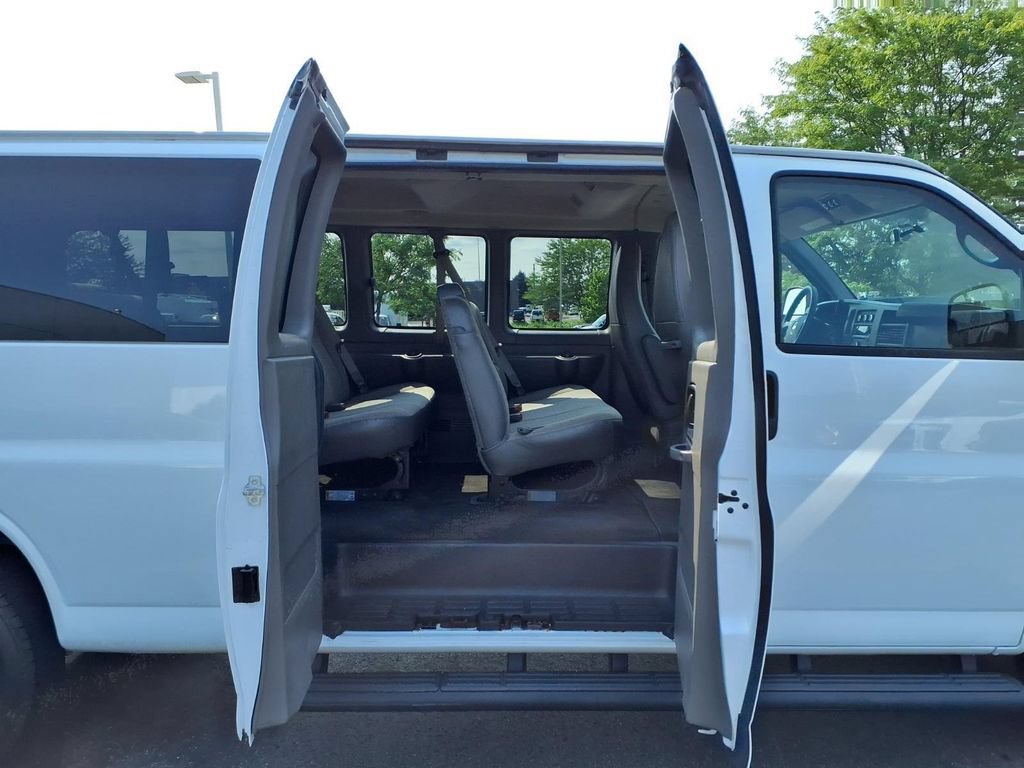 Used 2015 Chevrolet Express 3500 LT w/ LT Preferred Equipment Group RWD image 8