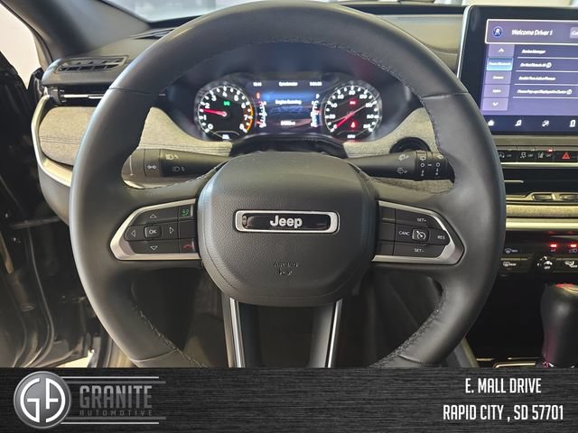 Used 2024 Jeep Compass Latitude AWD/4WD image 15