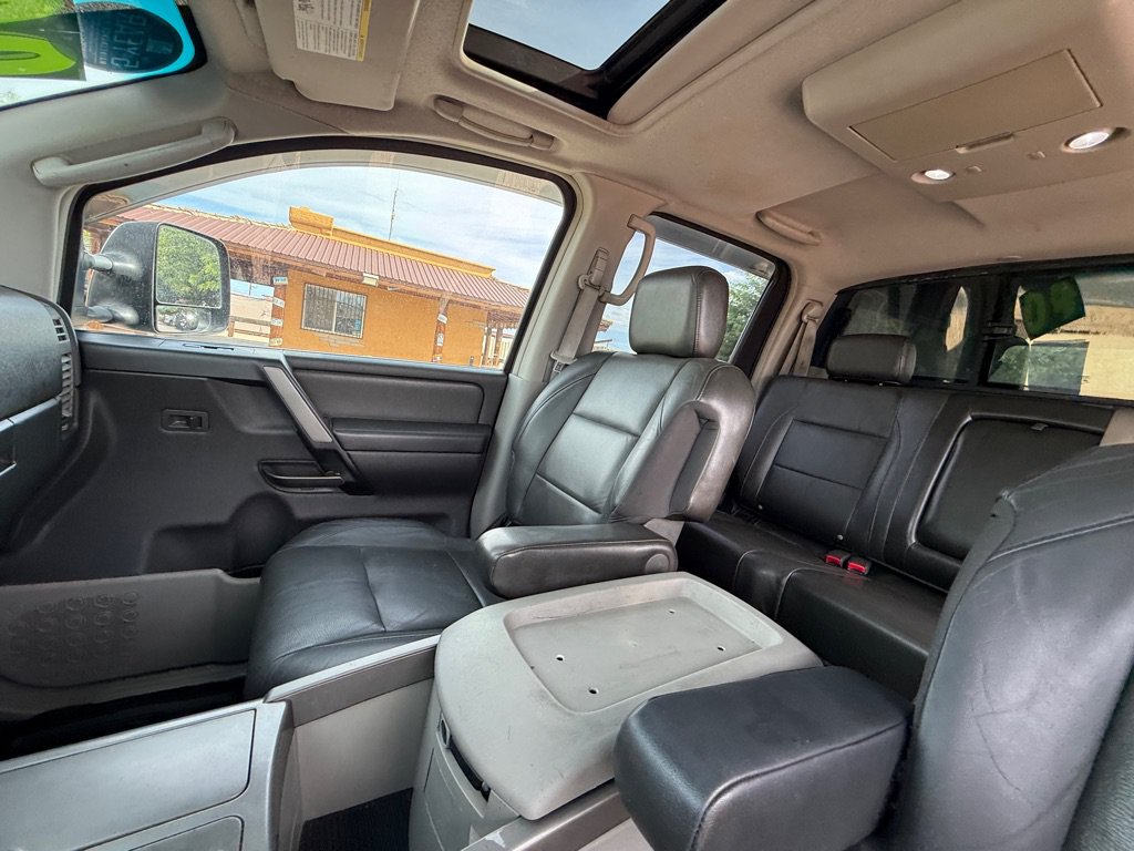Used 2004 Nissan Titan LE w/ (NAV) Nissan Navigation Pkg AWD/4WD image 12
