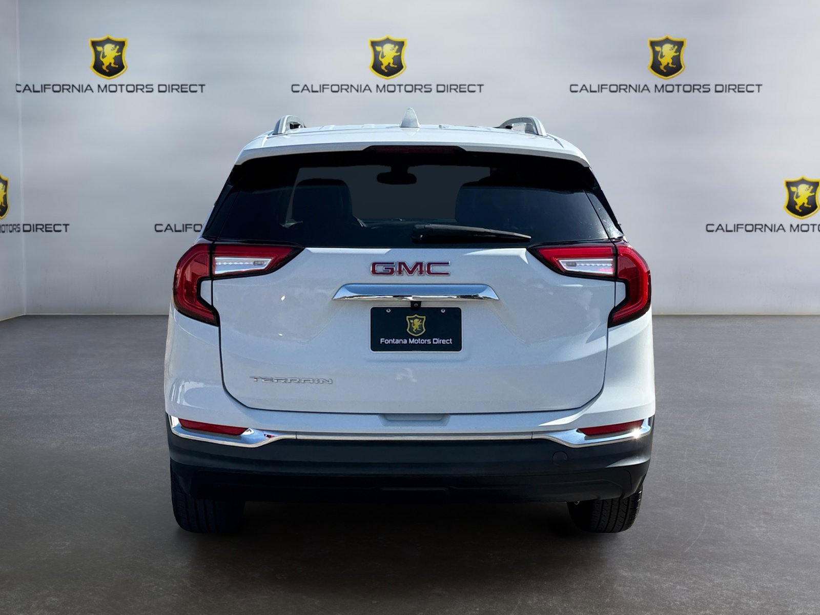 Used 2023 GMC Terrain SLT image 4