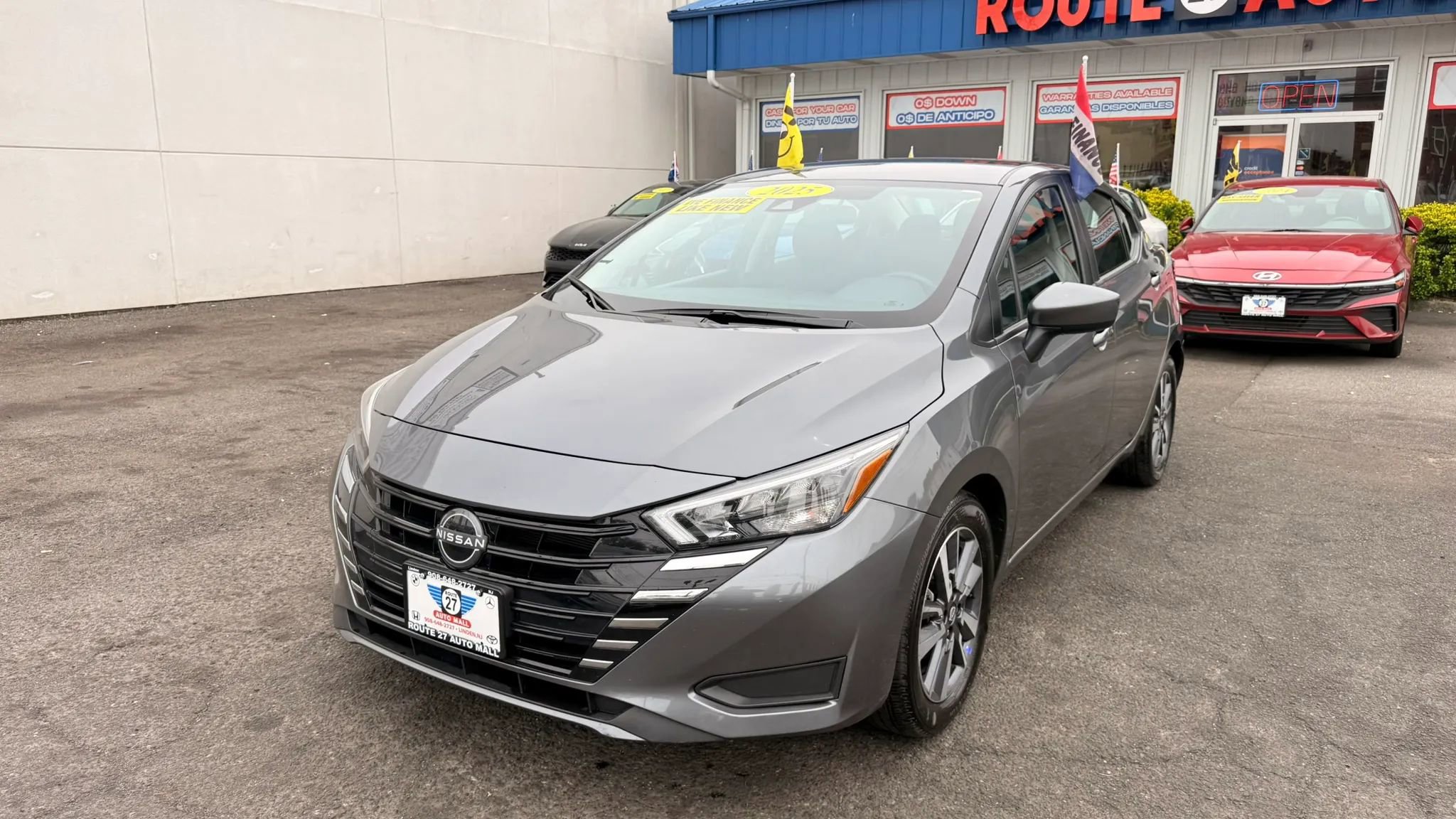 Used 2025 Nissan Versa SV FWD image 4