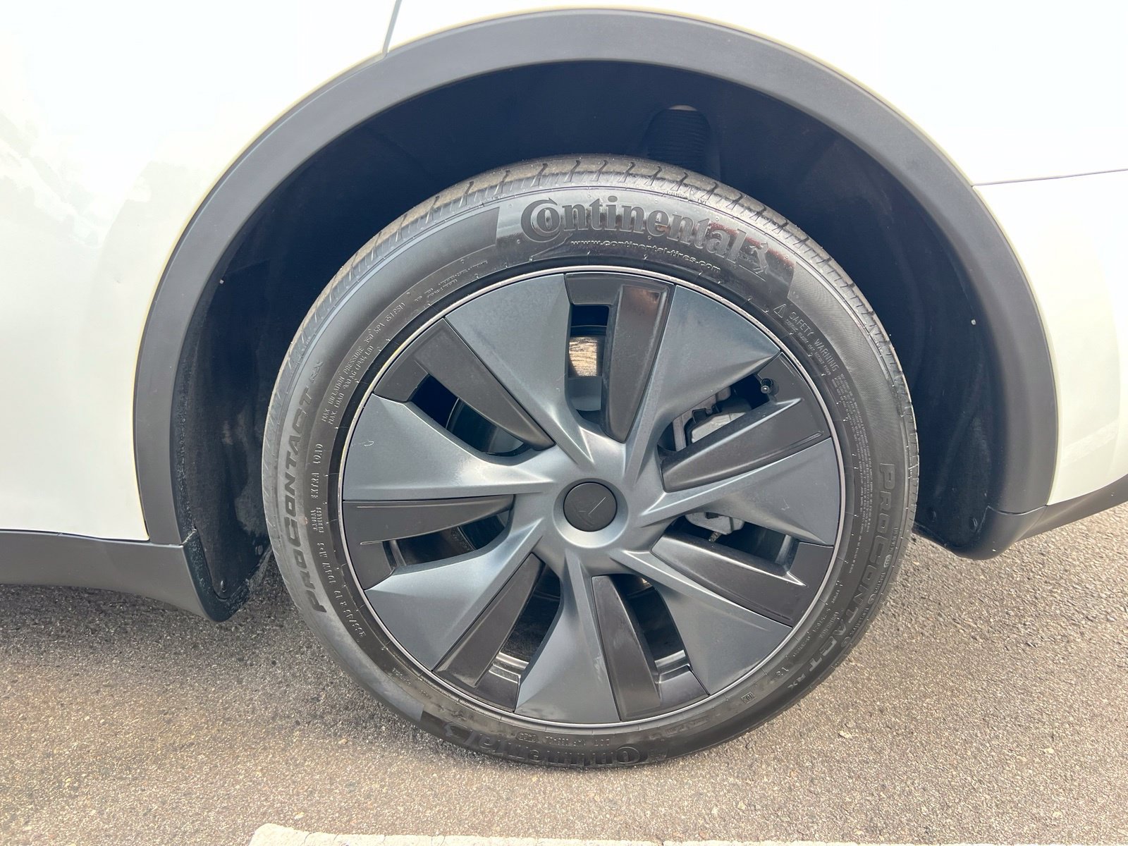 Used 2025 Tesla Model Y Long Range RWD image 14