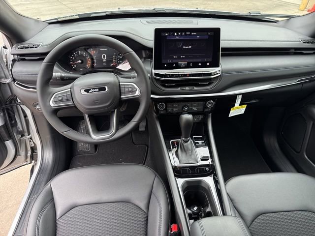 New 2026 Jeep Compass Latitude image 14