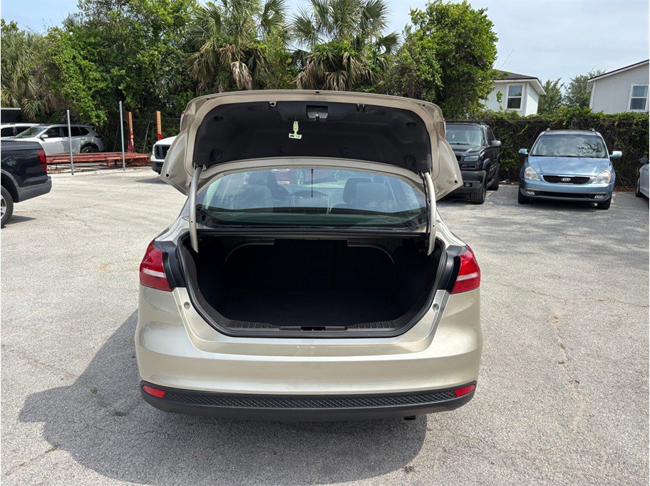 Used 2017 Ford Focus SE FWD image 33
