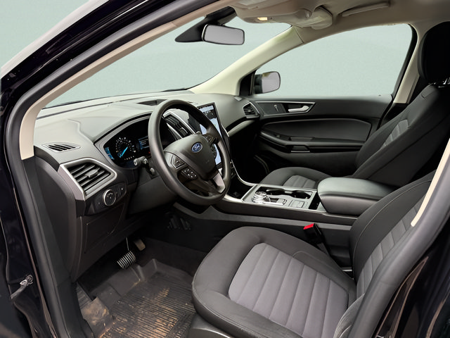 Certified 2022 Ford Edge SE w/ Black Appearance Package AWD/4WD image 4
