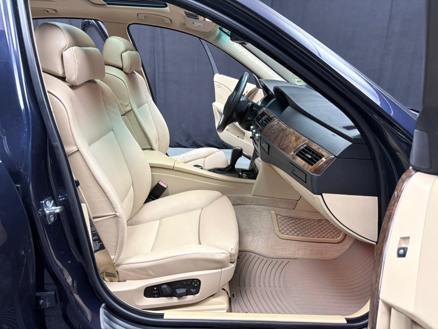 Used 2007 BMW 530xi Sedan AWD/4WD image 30