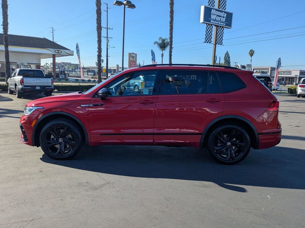 Used 2024 Volkswagen Tiguan SE R-Line image 17