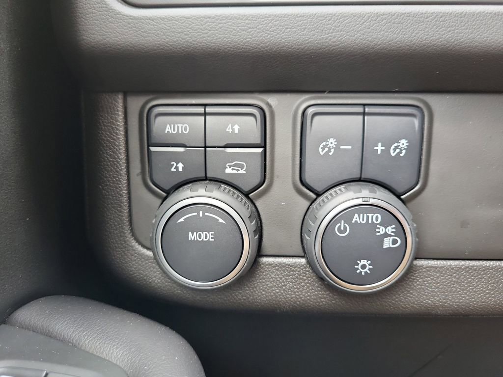 Used 2021 Chevrolet Suburban RST w/ Rear Media and Nav Package image 22