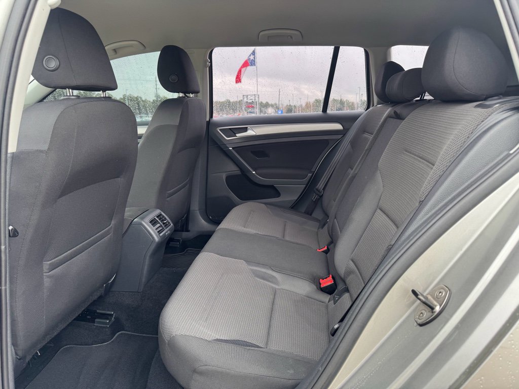 Used 2017 Volkswagen Golf S image 24