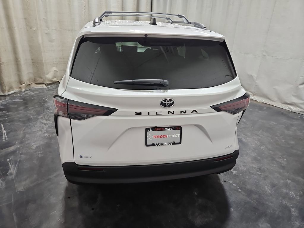 New 2026 Toyota Sienna XLE image 7