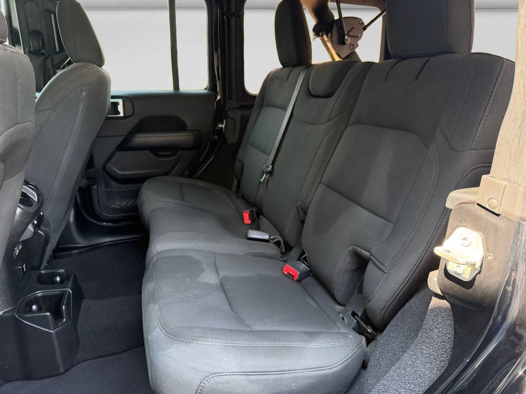 Used 2023 Jeep Wrangler Unlimited Sahara w/ Cold Weather Group AWD/4WD image 14