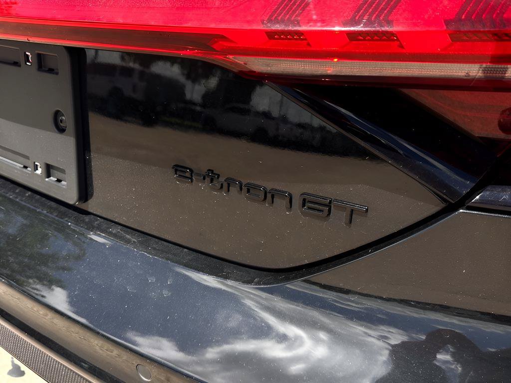 Used 2023 Audi RS e-tron GT w/ Carbon Performance Package AWD/4WD image 27