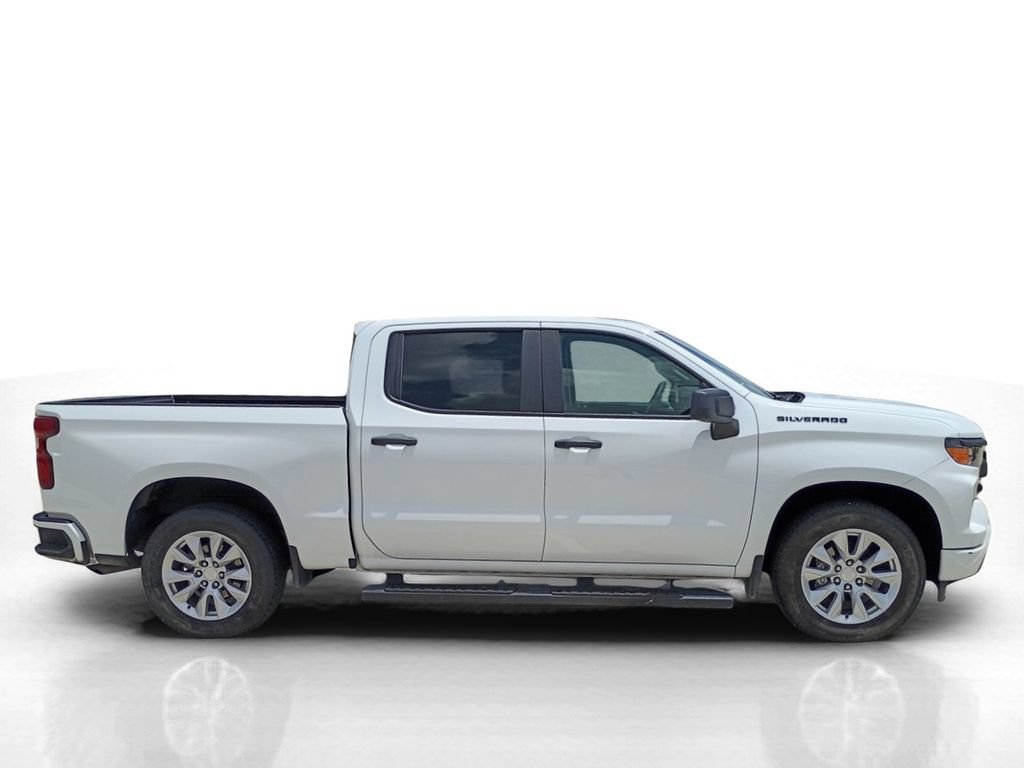 Used 2024 Chevrolet Silverado 1500 Custom w/ LPO, Dark Essentials Package RWD image 4