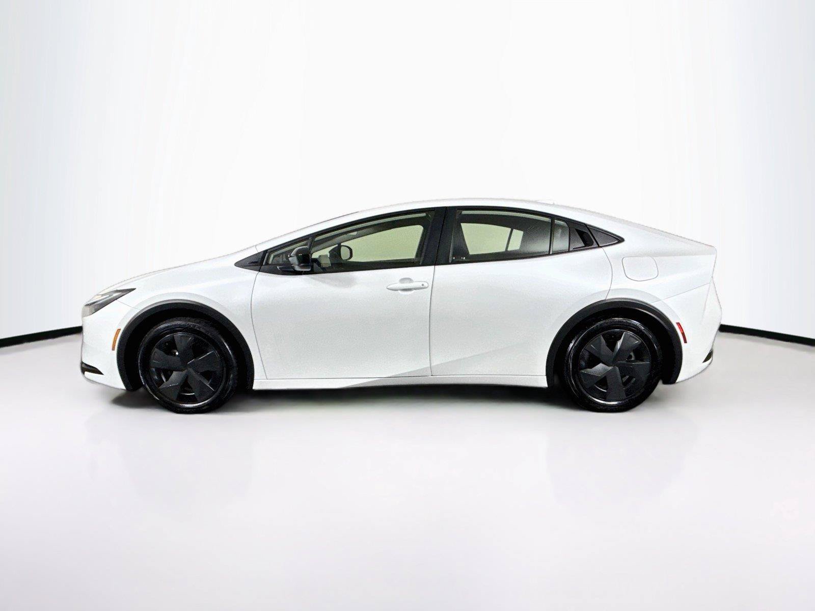 Certified 2025 Toyota Prius LE FWD image 13