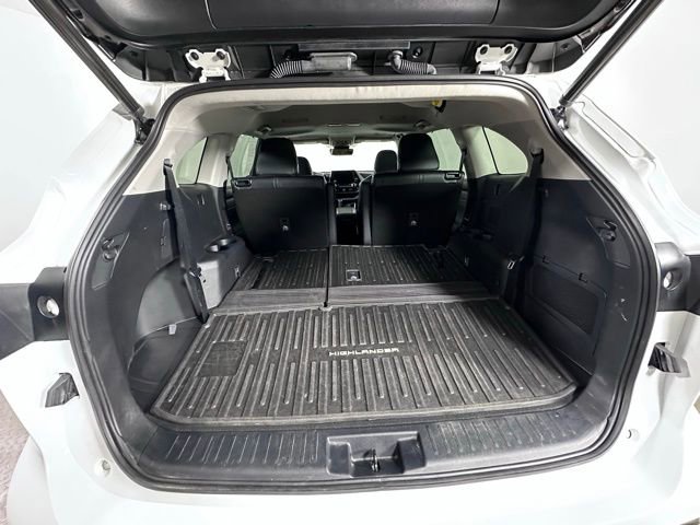 Used 2023 Toyota Highlander XLE image 15