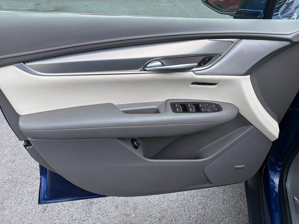 Certified 2023 Cadillac XT5 Premium Luxury AWD/4WD image 4