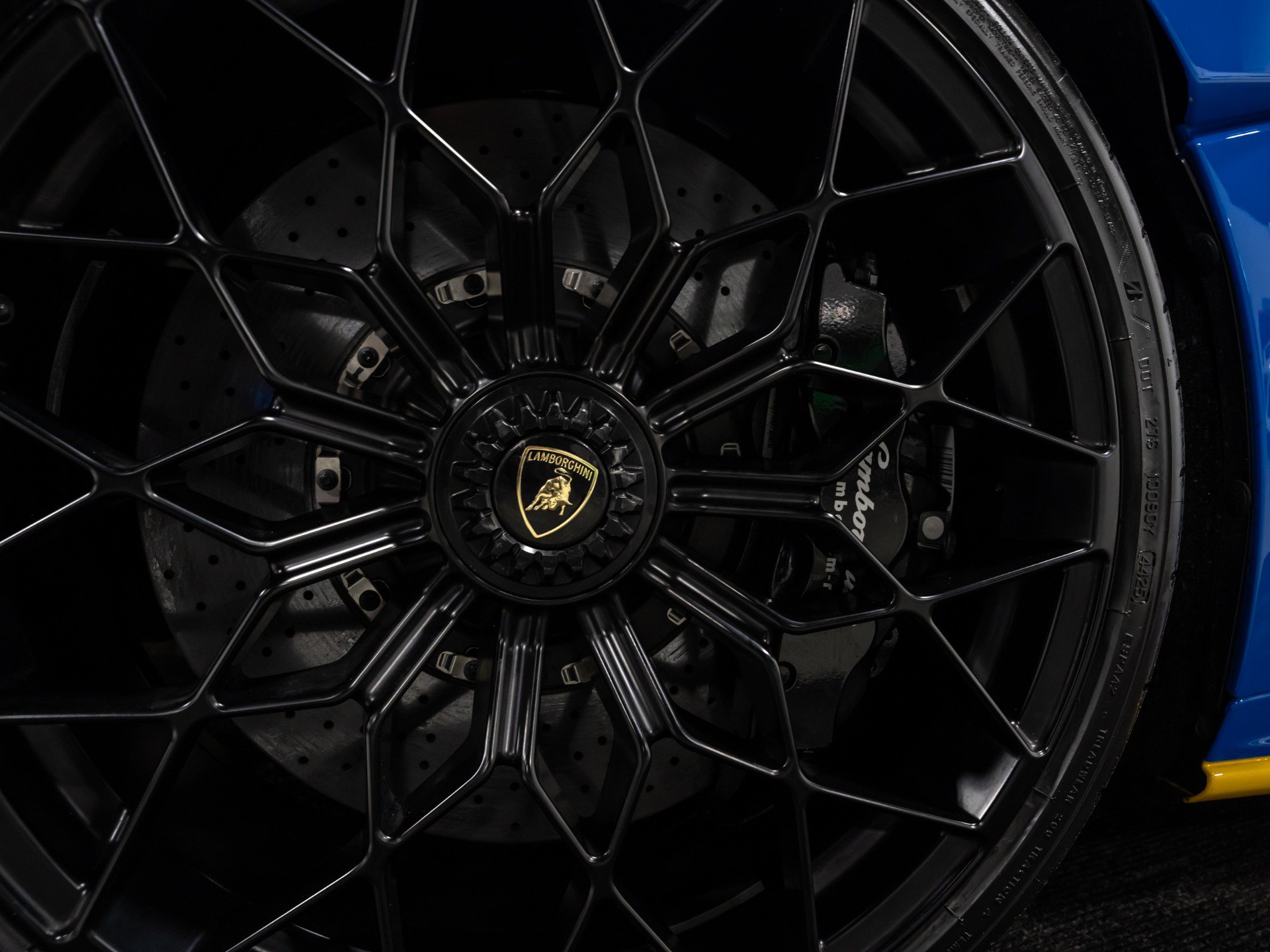 Used 2022 Lamborghini Huracan STO RWD image 18