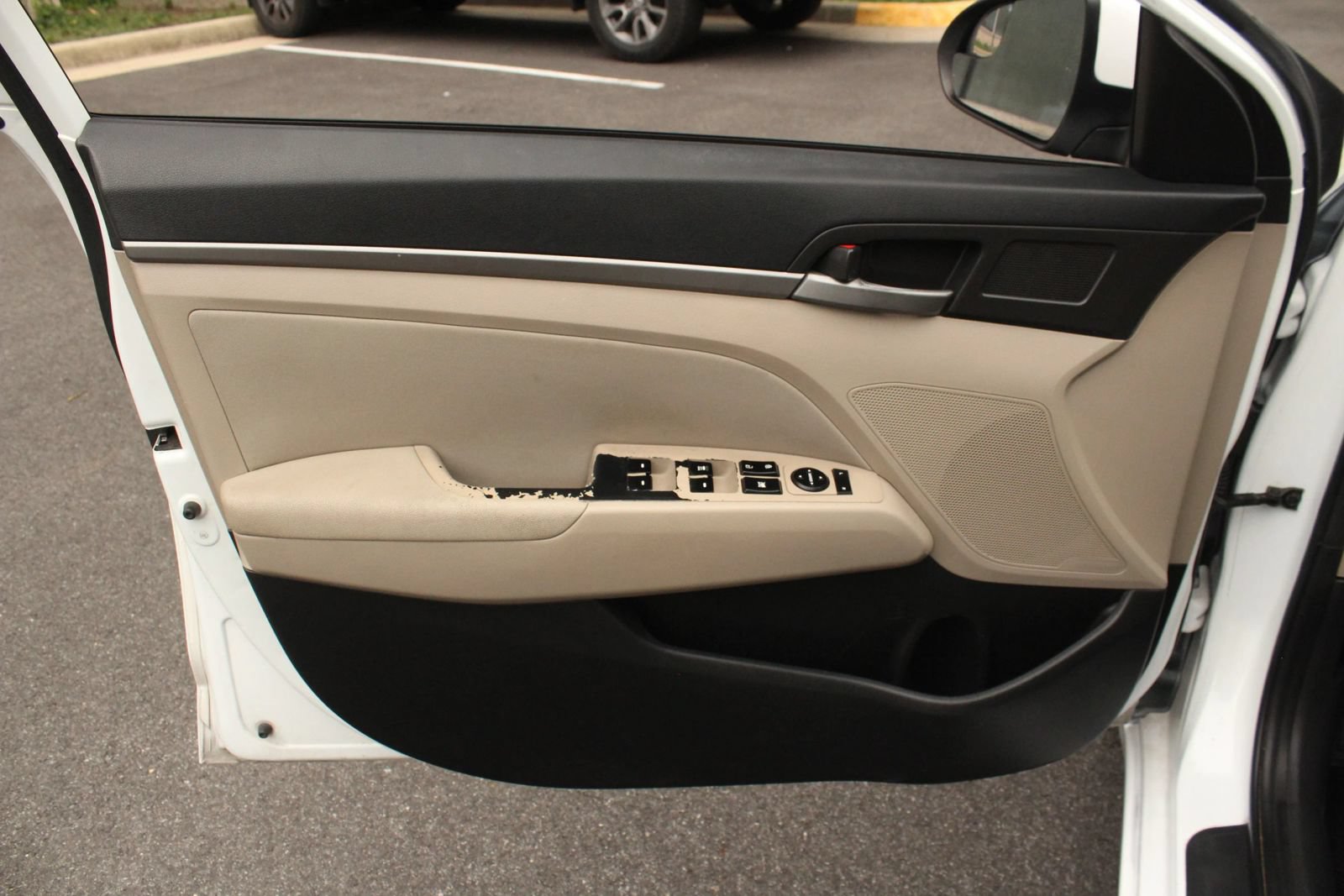 Used 2017 Hyundai Elantra SE FWD image 15