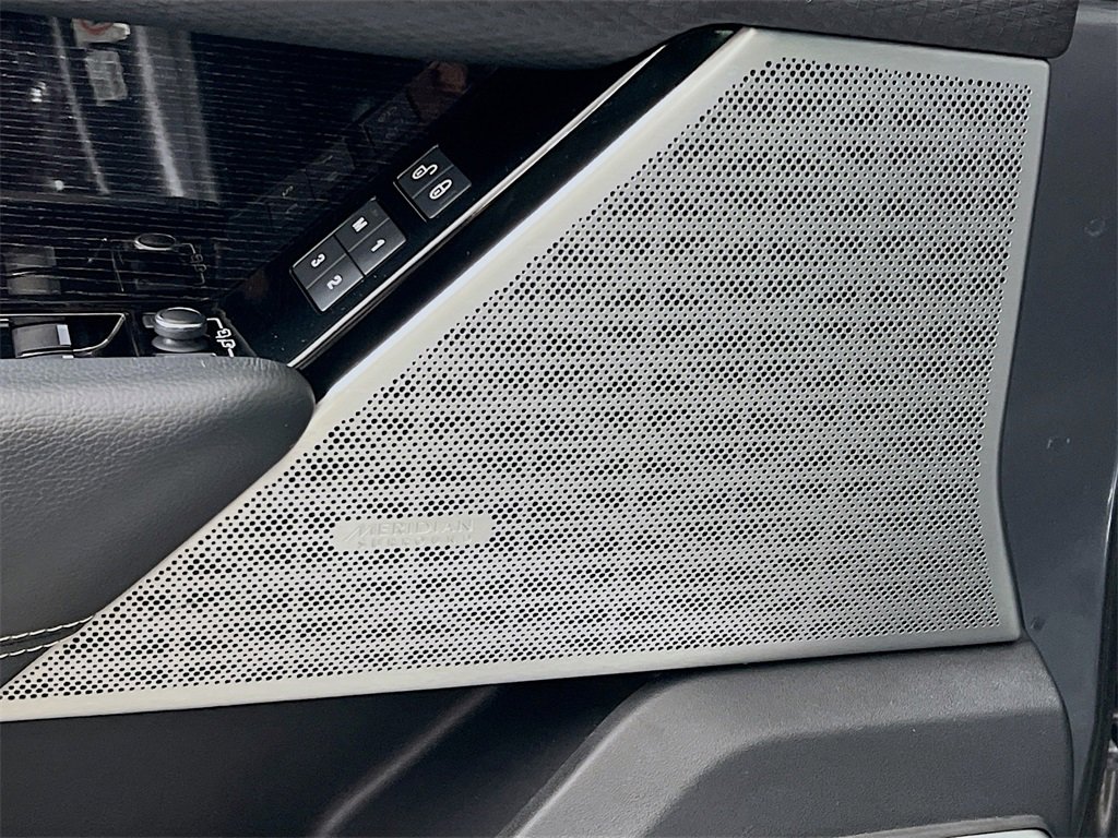 Used 2019 Land Rover Range Rover Velar R-Dynamic SE image 19