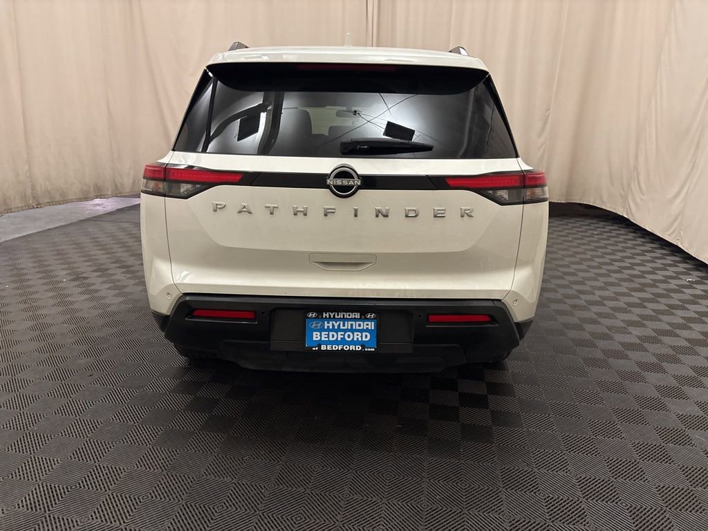 Used 2025 Nissan Pathfinder SV image 6