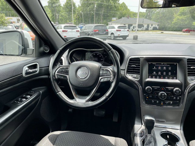 Used 2021 Jeep Grand Cherokee Laredo image 11