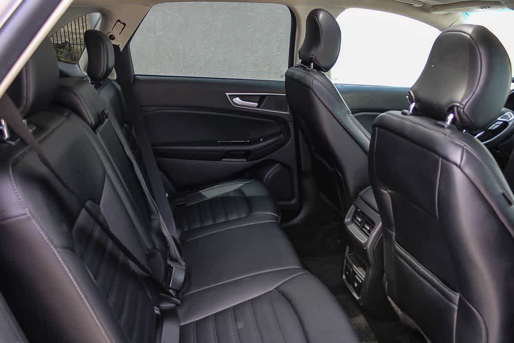 Used 2019 Ford Edge SEL w/ Equipment Group 201A FWD image 15