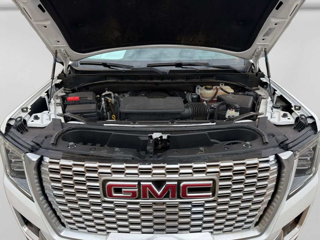 Used 2023 GMC Yukon Denali w/ Advanced Technology Package image 16