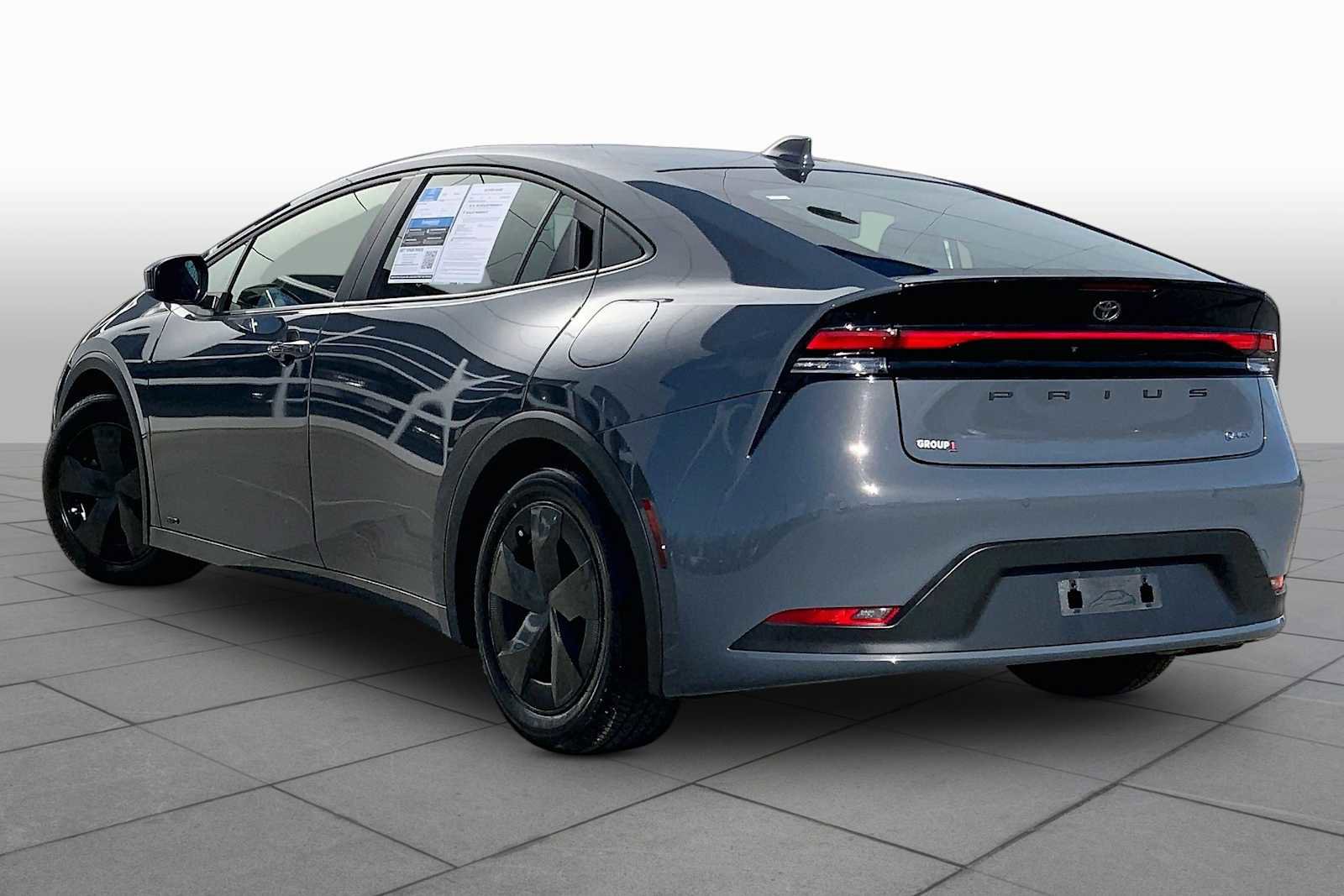 Used 2023 Toyota Prius LE AWD/4WD image 12