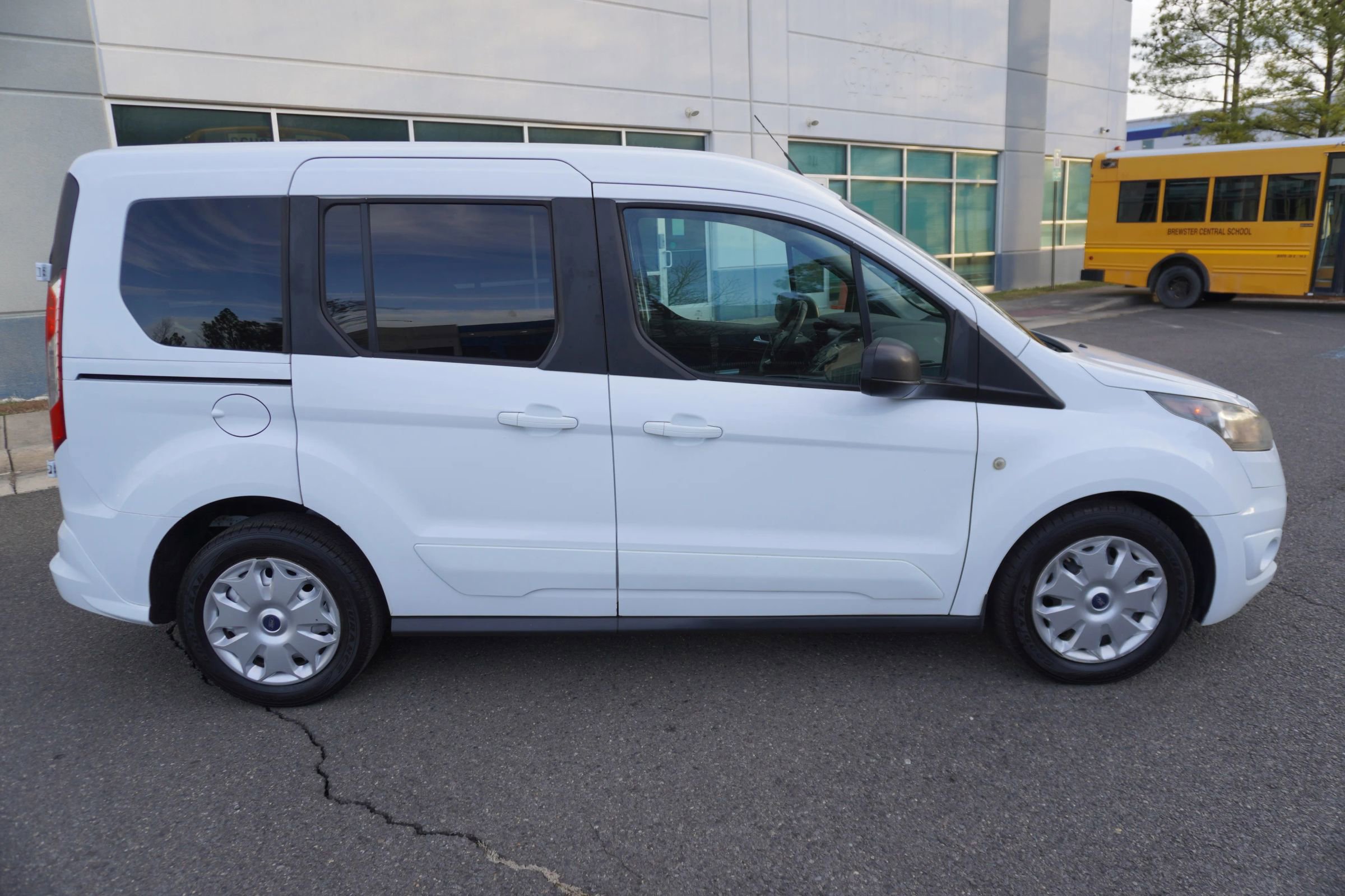 Used 2014 Ford Transit Connect XLT image 8