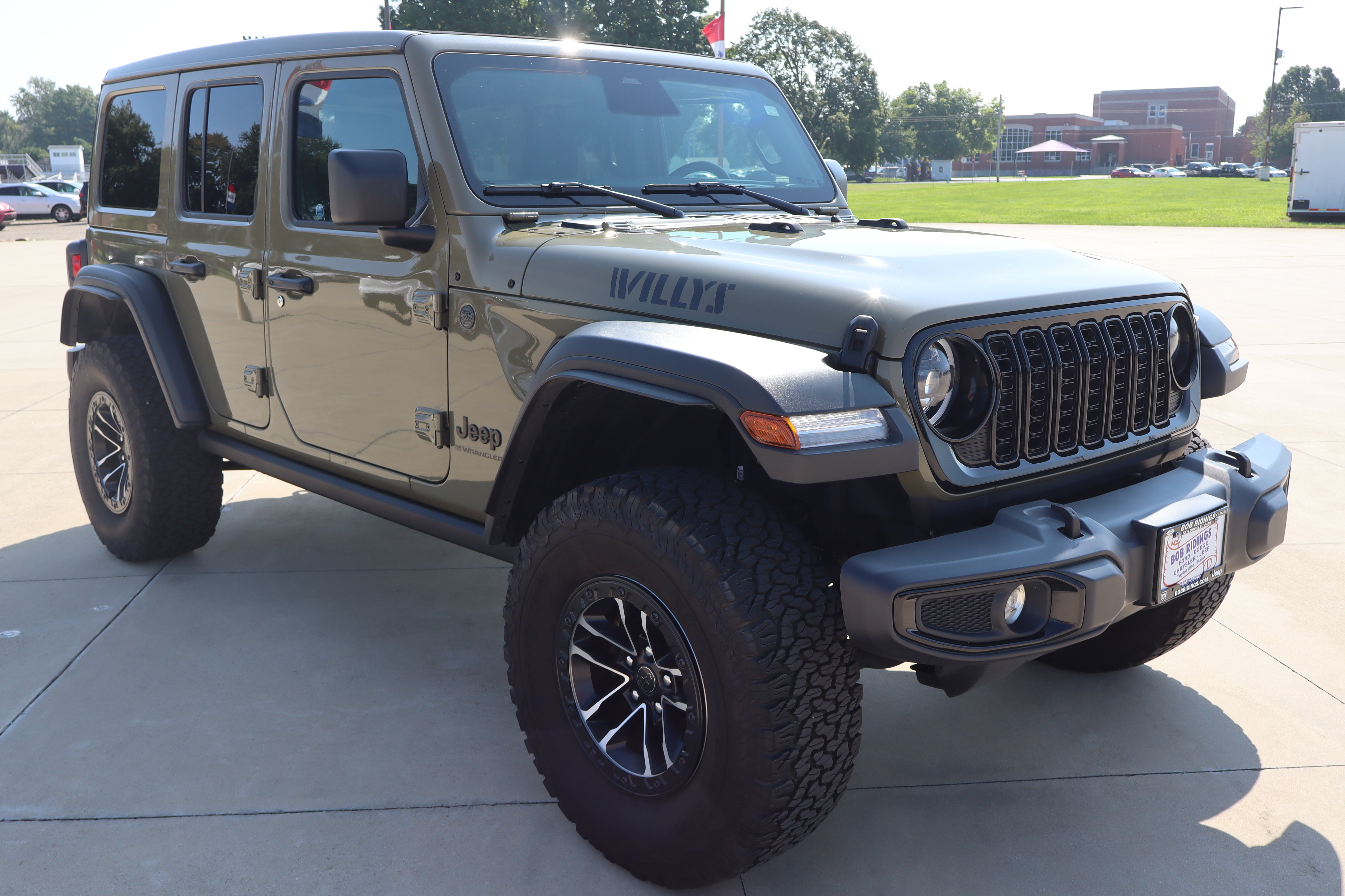 Used 2025 Jeep Wrangler Unlimited Sport AWD/4WD image 3