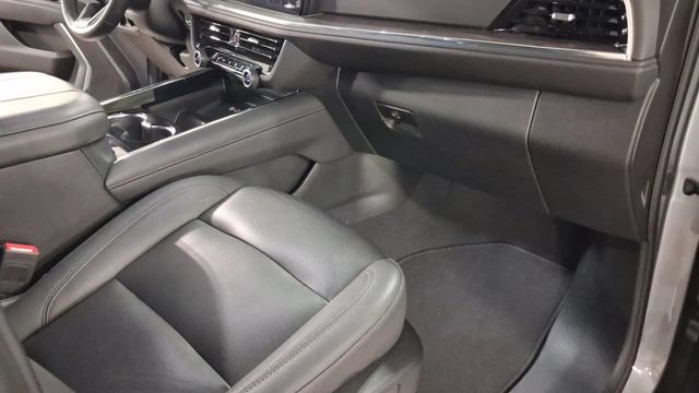 Used 2025 Chevrolet Tahoe LT AWD/4WD image 16